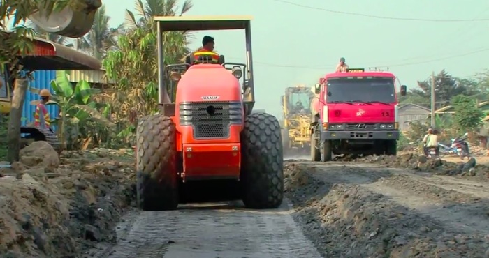 Video screenshot. http://www.adb.org/results/better-roads-give-new-life-southern-cambodia